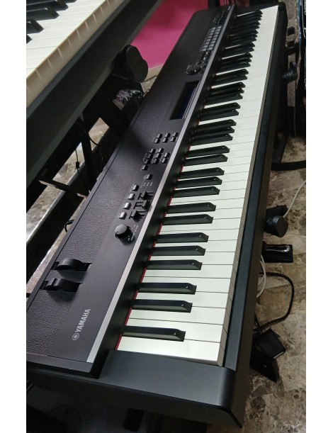 YAMAHA CP4 STAGE